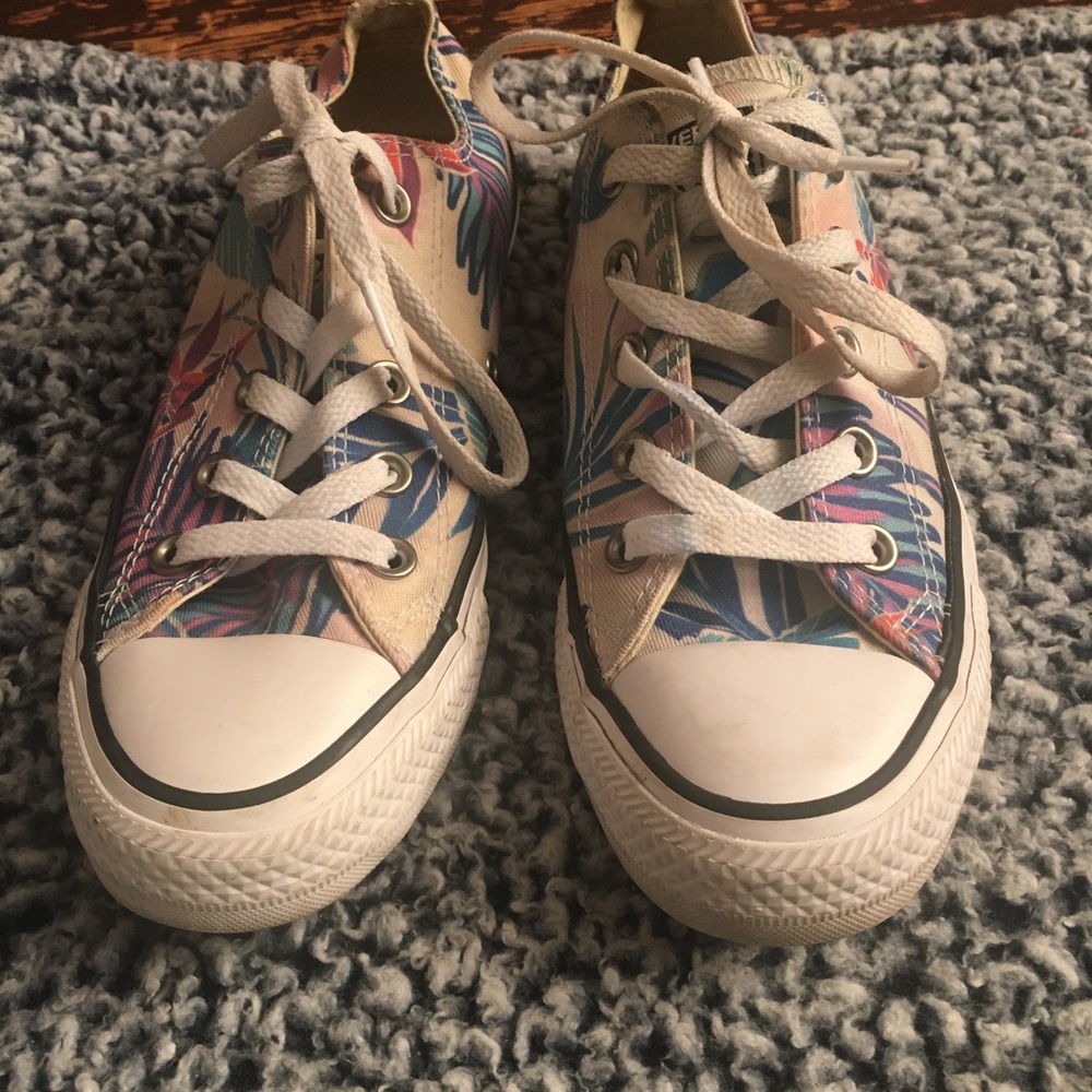 Tropical converses converse size:6 in women’s
